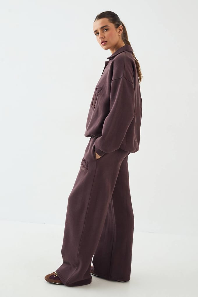Dames DSGN Studio Badstof Applique Rechte Pijp Jogger | Chocoladebruin | Maat: Medium