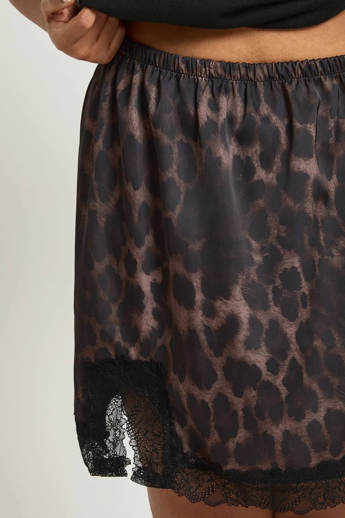 boohoo Dames Plus Leopard Satijn Kant Trim Mini Rok | Luipaardprint | Maat: 46