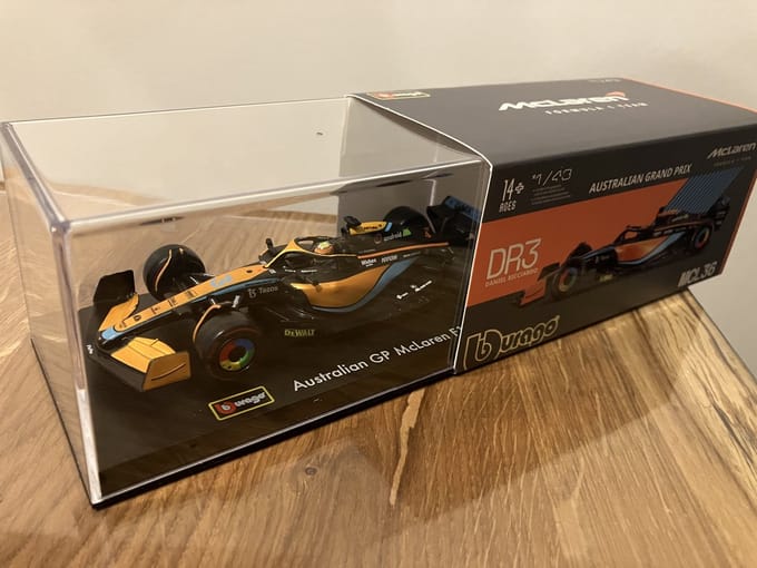 Bburago - McLaren MCL36 - Daniel Ricciardo - Australian GP 2022 LUXE - 1:43