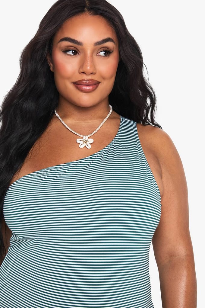 boohoo Dames Plus Seersucker gestreept een-schouder badpak | Groente | Maat: 54