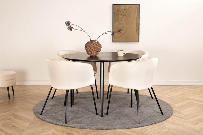 DippØ115BLBL eethoek eetkamertafel zwart en 4 Berit eetkamerstal velours beige.