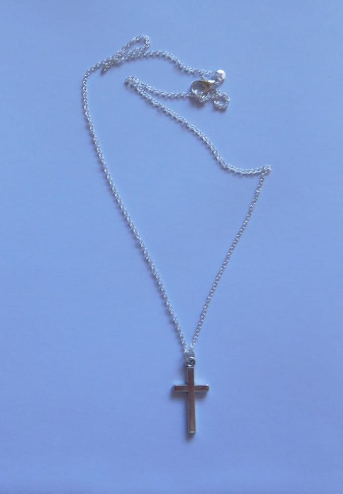 Ketting met Gods kruisje zilverkleur