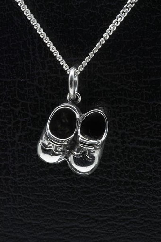 Zilveren Babyschoentjes jongen ketting hanger
