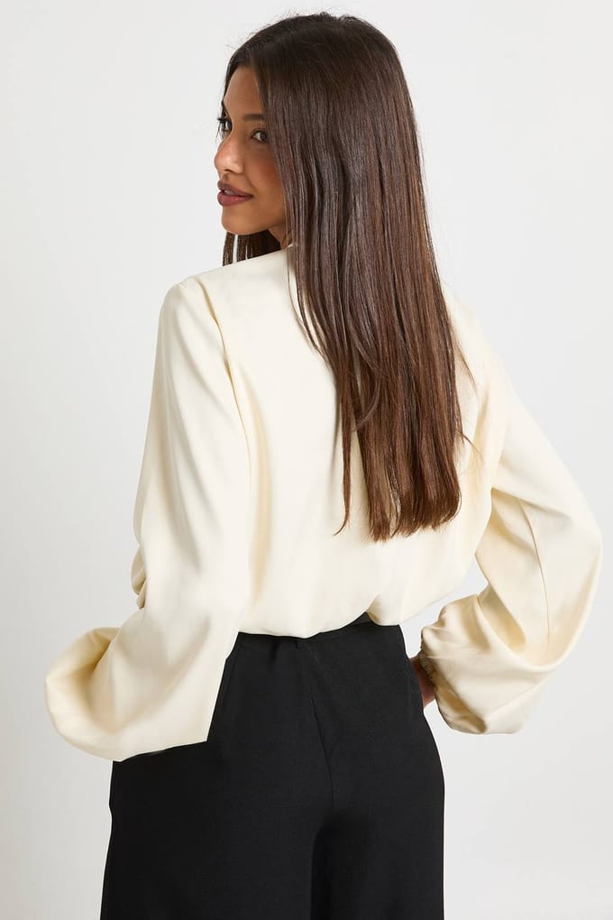 boohoo Dames Plisse top met ballonmouwen | Cream | Maat: 14