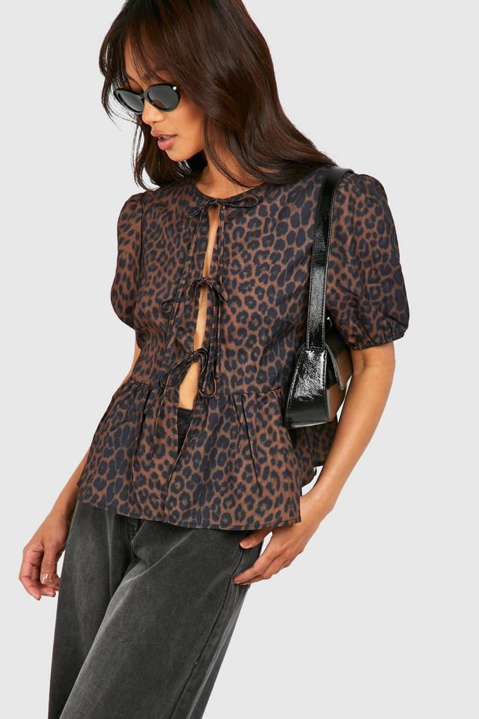 boohoo Dames Leopard Top met Pofmouwen en Strikje | Bruin | Maat: 38