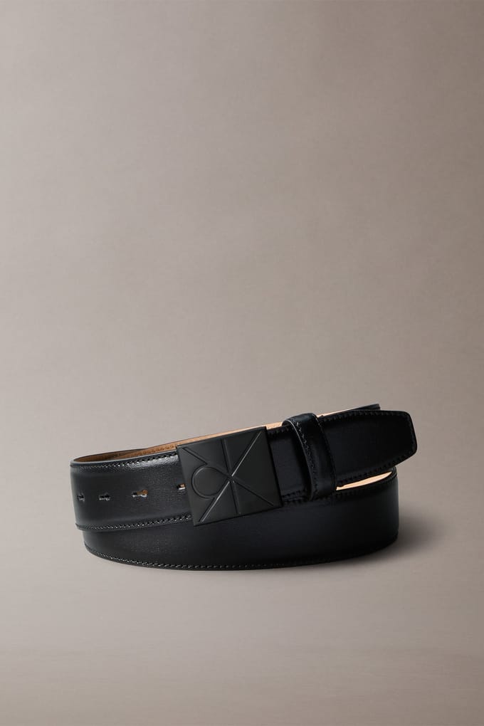 Calvin Klein Emblem Plaque Smooth Belt Black/matte Black Taglia: 95 | Cinture Outlet | Uomo | Nero