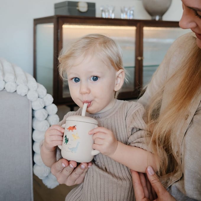 Mushie Oefenbeker met Rietje - Dino