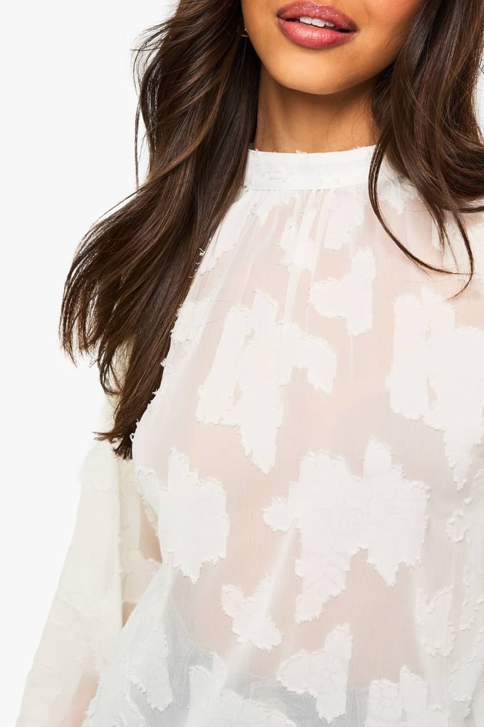 boohoo Dames Burnout Bloemige Geplooide Blouse | Ivory | Maat: 8