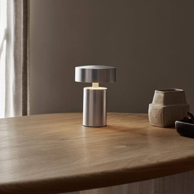 Audo Copenhagen Audo Column accu-tafellamp, IP44, alu