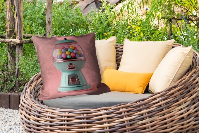 Sierkussen Buiten - Kauwgom - Retro - Snoep - Roze - 60x60 cm - Weerbestendig