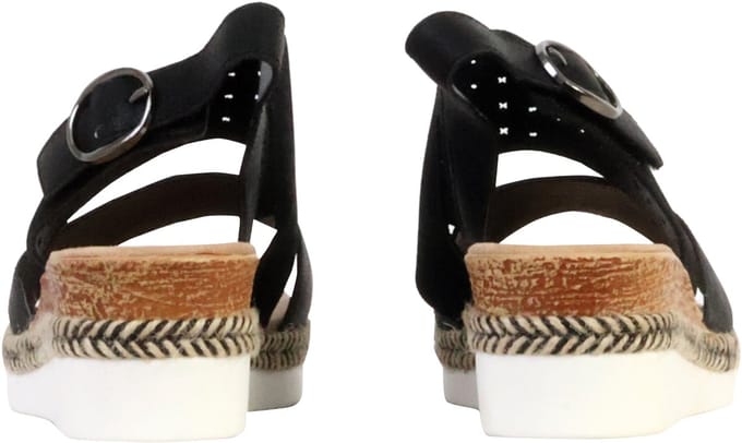 Sandalen met plateauzool en riempje