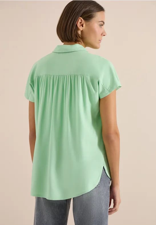 Basic blouse met overhemdkraag in effen kleur