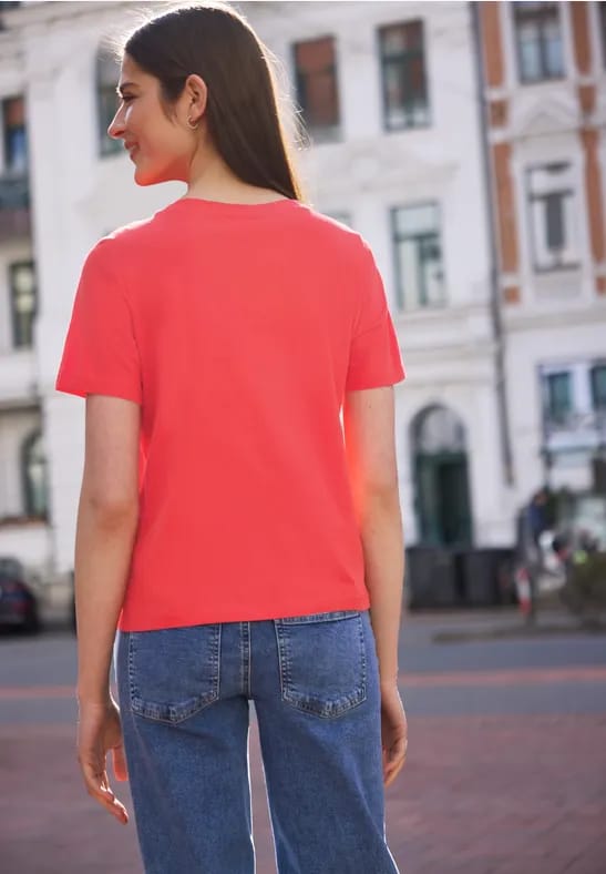 Basic Shirt met gedetailleerde print