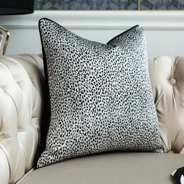 Silver Leopard Kussenhoes | Jacquard / Polyester | 45 x 45 cm | Zilver
