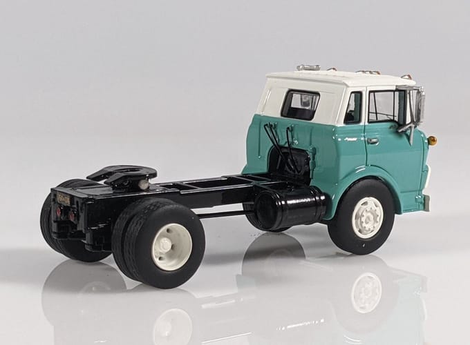 Chevrolet Tilt Cab 1960 - 1:64 - Neo Scale Models