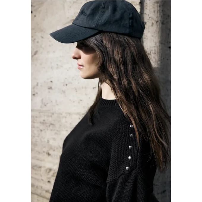 Jumper met klinknagels