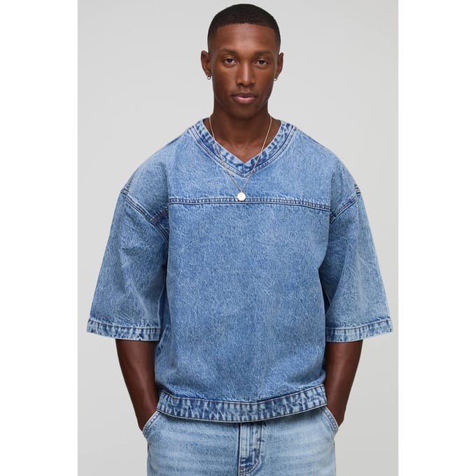 Oversized Boxy V-hals Denim Hockey T-shirt | Mid Blue | Size Medium