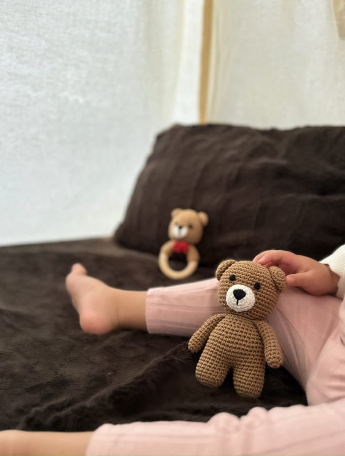The Baby Supply - Knuffel & Rammelaar set - Beer