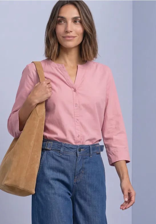 Blouse met 3/4-mouwen en split-hals, van corduroy