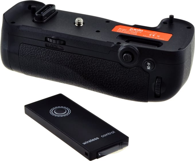 Jupio Battery Grip for Nikon D500 (MB-D17) + 2.4 Ghz Wireless Remote