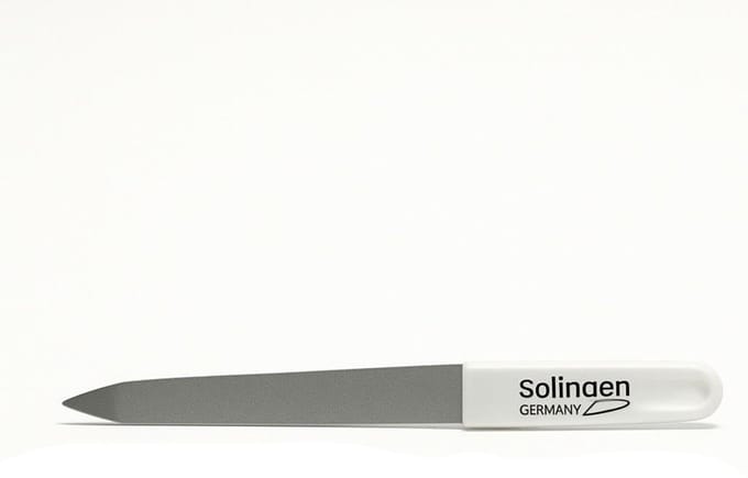 Saphir Nagelvijl met een Wit Handvat 9cm "Solingen"