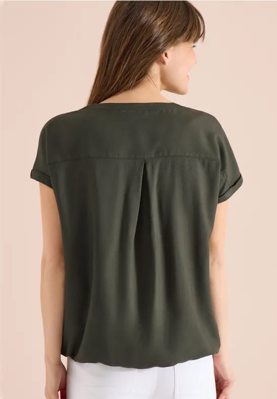 Blouse met korte mouwen en gespleten hals