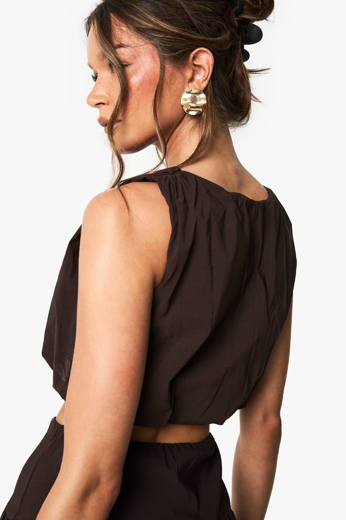 boohoo Dames Bengaline Ruched Puffball Top | Chocoladebruin | Maat: 42