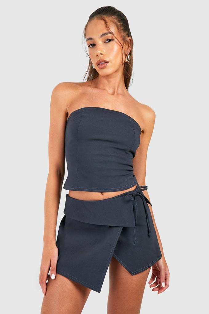boohoo Dames Longline Bandeau & Asymmetrische Mini-Rok | Houtskool | Maat: 42