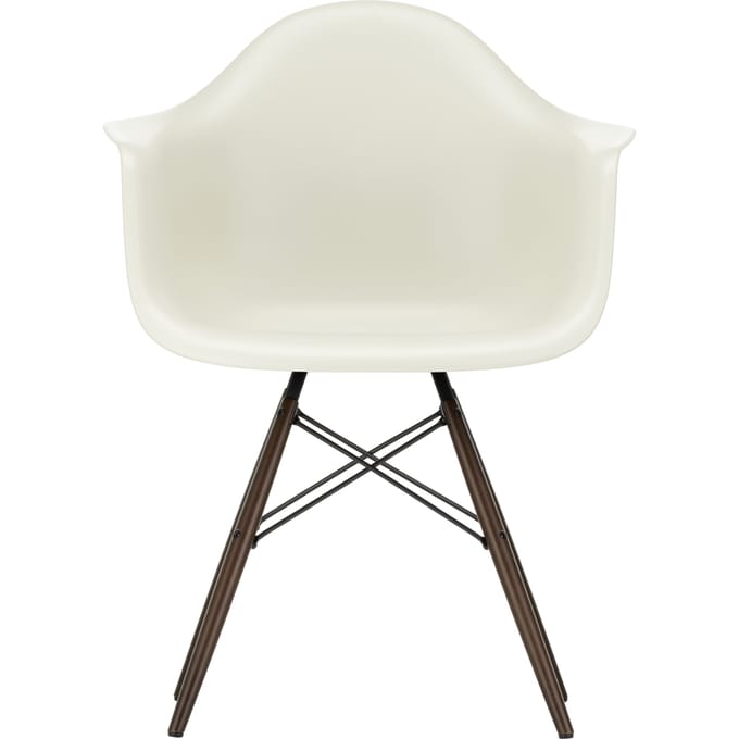 Vitra DAW Eames Plastic Armchair - kiezelsteen RE - donkere esdoorn