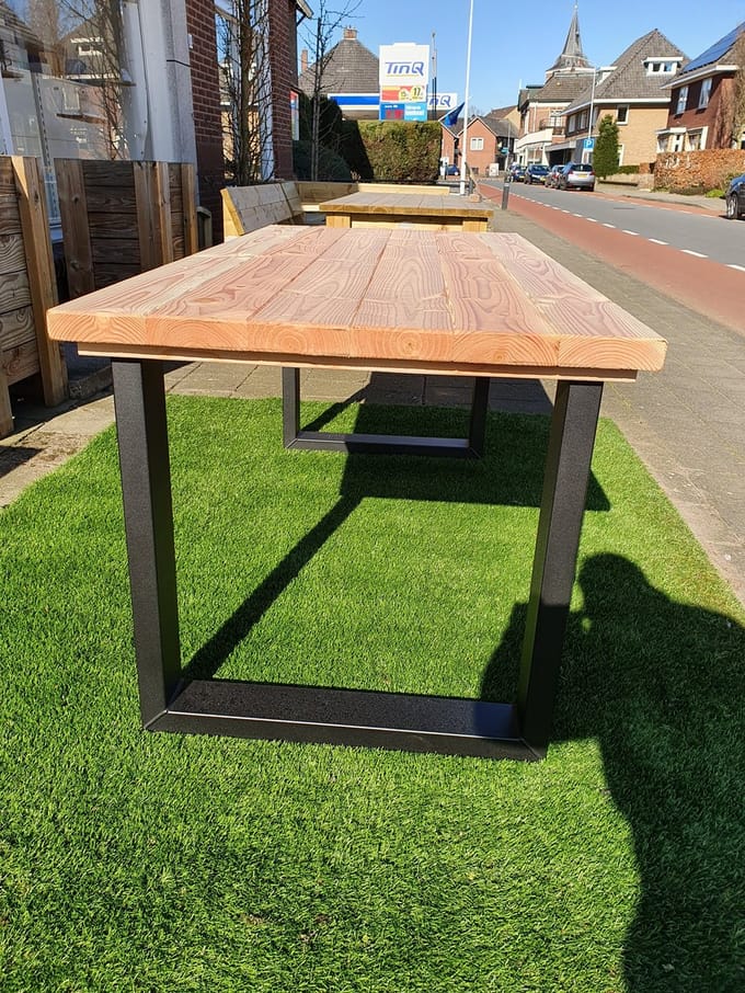 Tuintafel met stalen U poot- Douglas hout- volledig gemonteerd- 90x200
