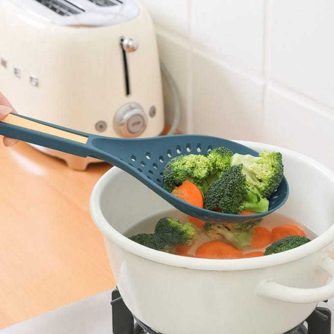 Plastic Schuimspaan Grote Capaciteit Hittebestendig Multifunctioneel Fijn Gesleufde Lepel met Klem gray