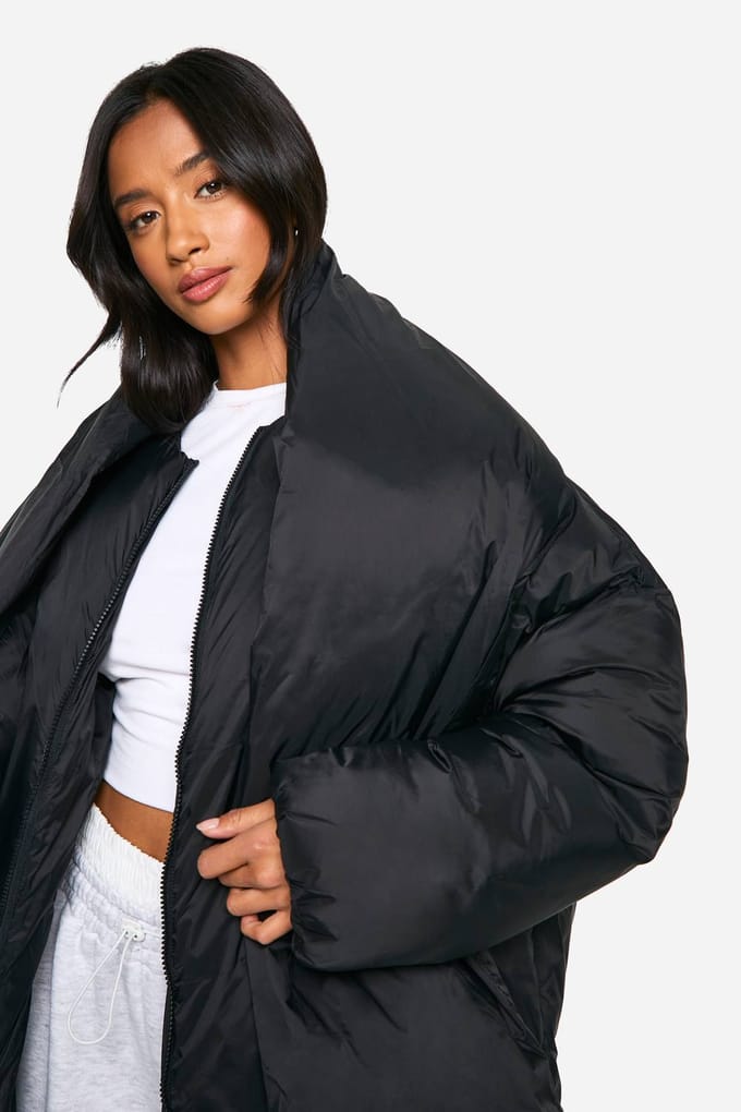 boohoo Dames Petite 2 In 1 Longline Sjaal Pufferjas | Black | Maat: 8