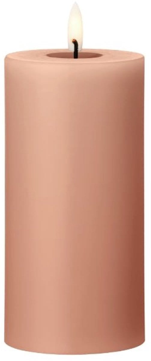 Ester & Erik - Stolpkaars 15cm Rosy Caramel LED - Kaarsen