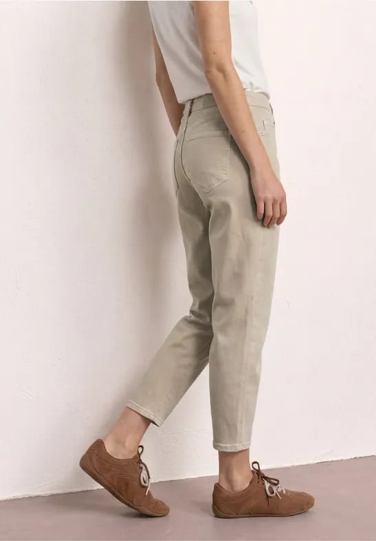 Barrel Leg jeans in Colored Denim Look