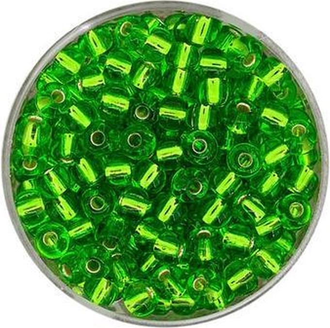 9352-054 Rocailles lindegroen zilveren kern 4.5mm