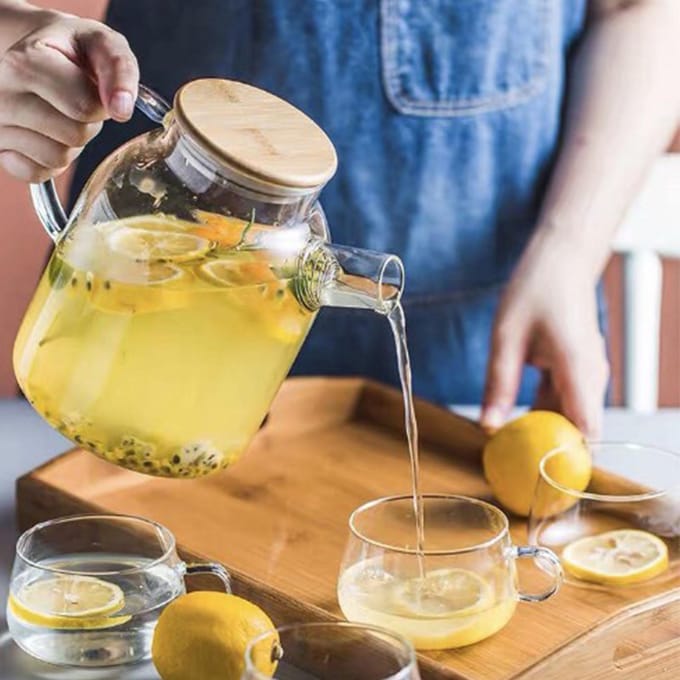 Pichet à eau en verre de 1800 ml avec filtre et fouet, couvercle en bois, résistant à la chaleur, pour réfrigérateur white