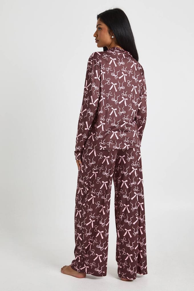 boohoo Dames Gemengde strikprint langmouwhemd & broekpyjamaset | Chocolate | Maat: 8