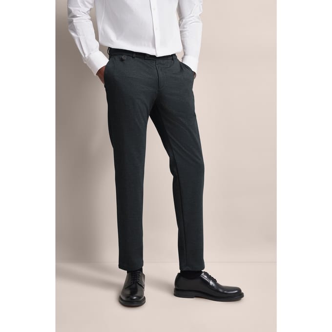 Bugatti Herren Chino met een moderne snit