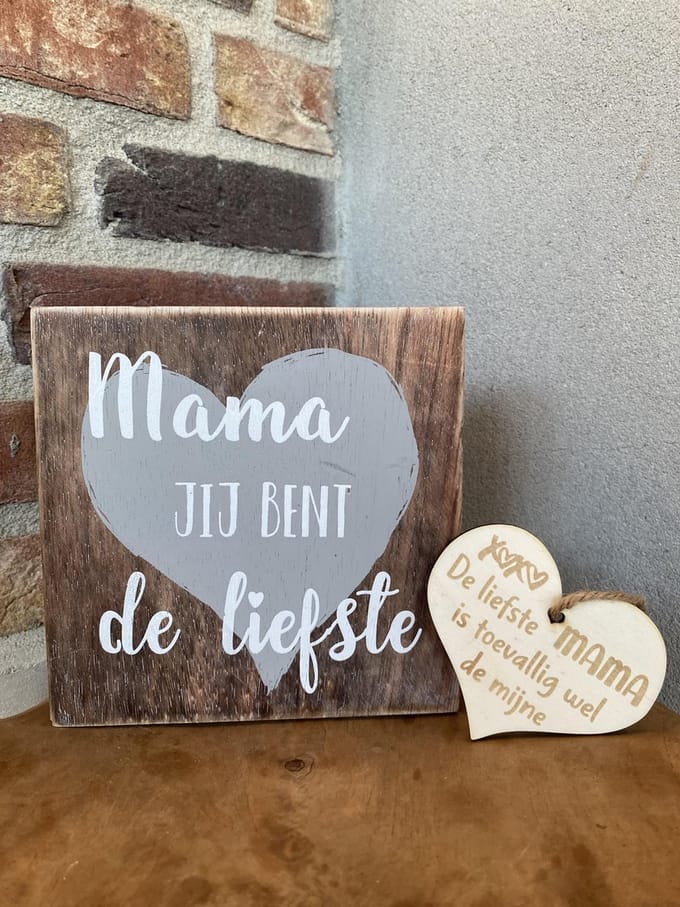 Tekstblok mama de liefste inclusief houten hartje - moederdag cadeautje - moederdag - mama - verjaardag