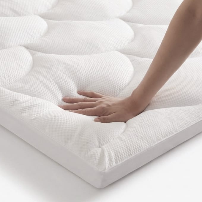 CASABEL Matrasoplegger 160 x 200 cm van verkoelende microvezel, holle vezelvulling 600 g/m², 4 cm dik