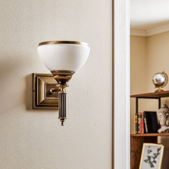 Jupiter Wandlamp Petro, antiek met glazen kap