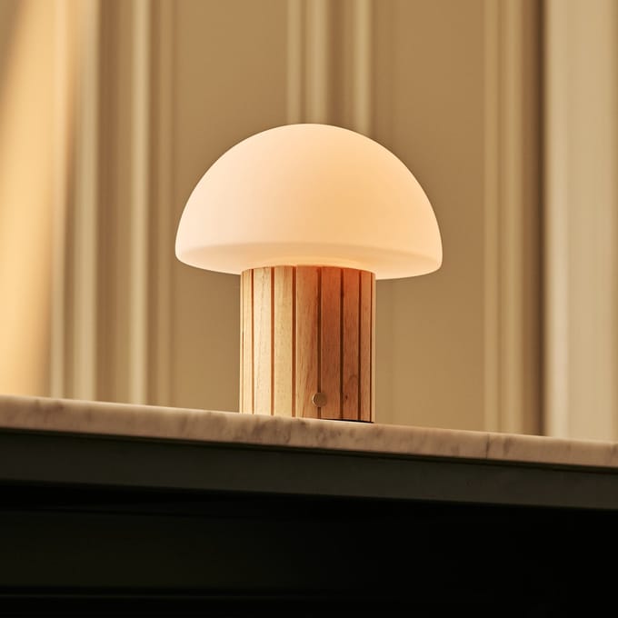 Tavellio Siebe Oplaadbare Tafellamp – H19 – Hout en Glas – Lichtbruin