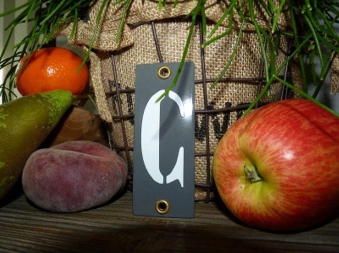 Emaille huisnummer grijs 4x10 letter 'C'