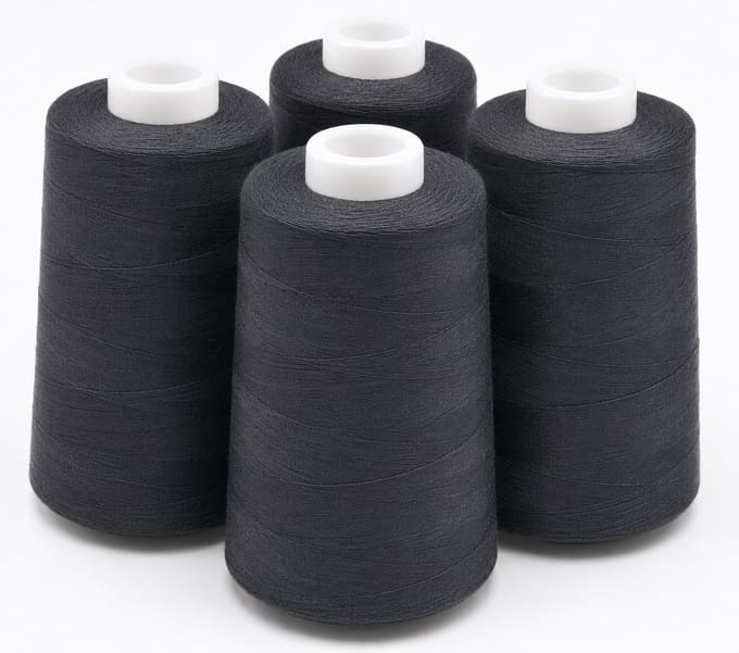 Polyester Overlockgaren – 4 Cones × 2700 m – Totaal 10.800 m – Donkergrijs 250