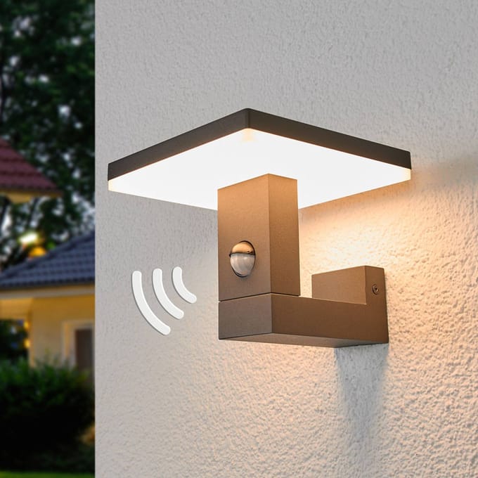 Lucande LED buiten wandlamp Olesia, 15 cm, sensor, IP54