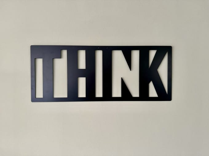 Metalen wanddecoraties - Think - Wandecoratie van metaal