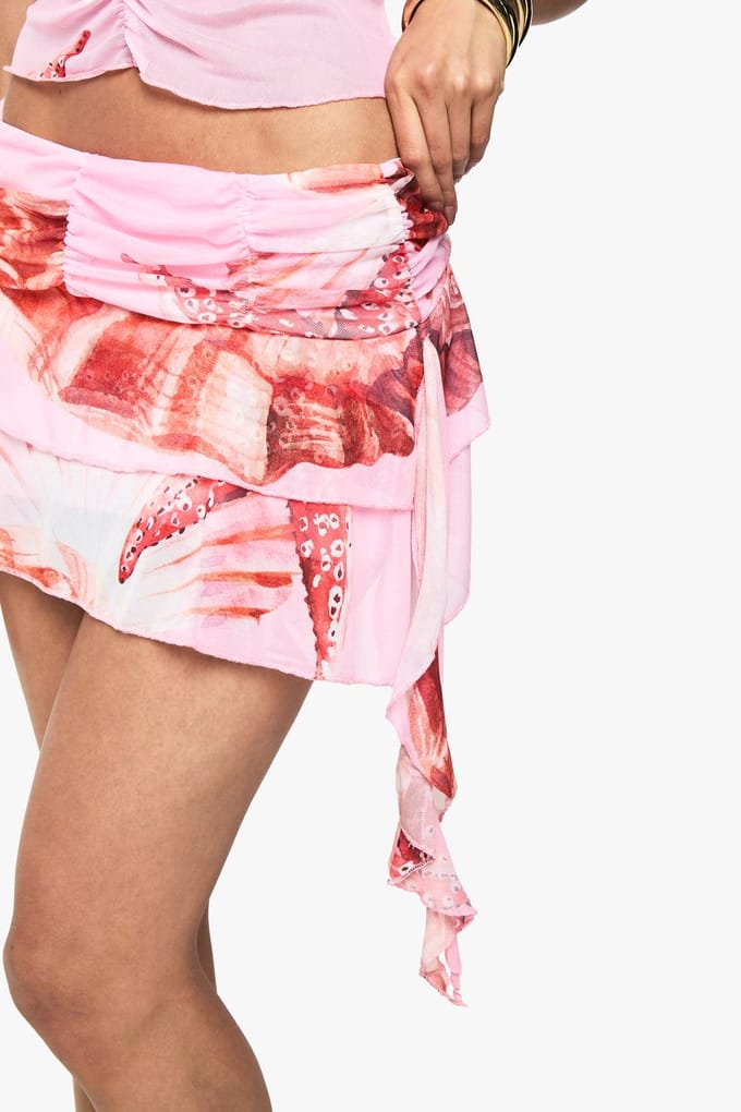 boohoo Dames Gedrukte mesh mini-rok met ruches en getierde zoom | Roze | Maat: 38