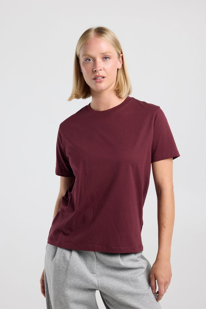 America Today Esther Bordeaux Maat: S | Tops Outlet | Dames | Bordeaux