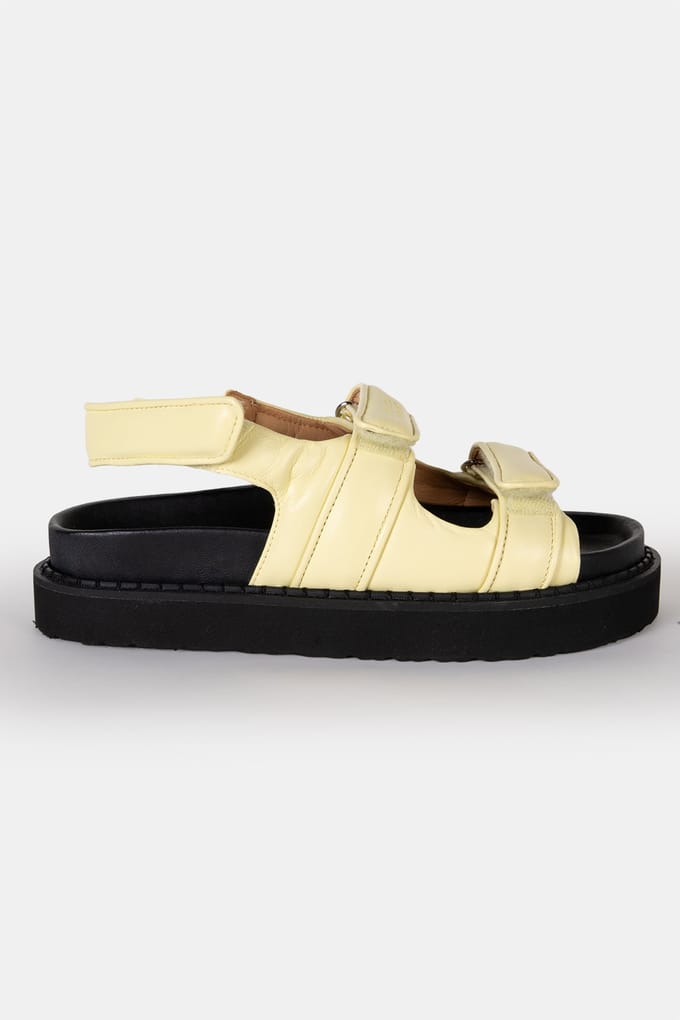 Isabel Marant Madee Shoes Light Yellow Maat: 37 | Sandalen Outlet | Dames | Geel