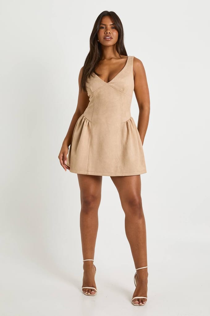 boohoo Dames Nep Suede Melkmeisje Minijurk | Stone | Maat: 14